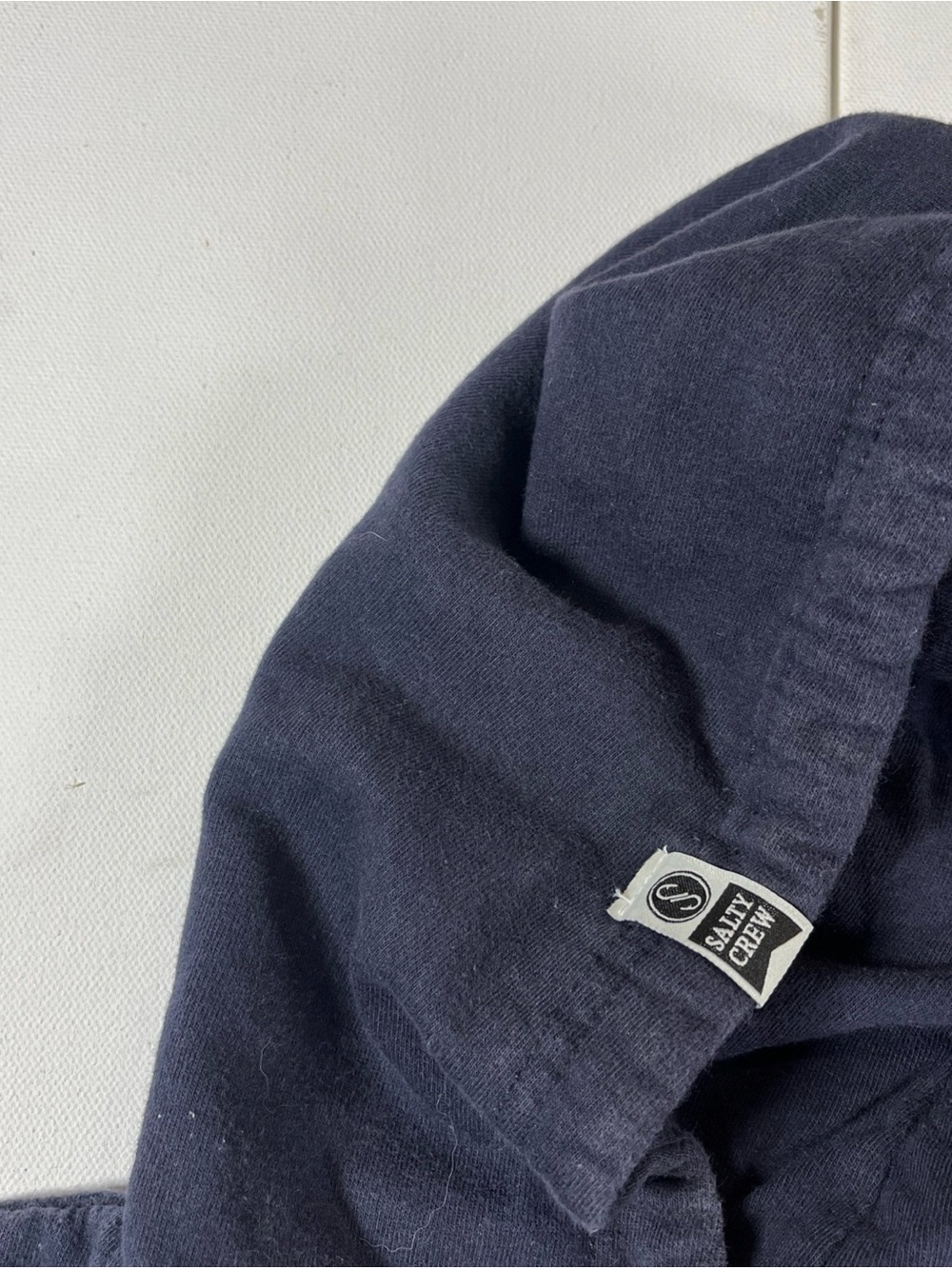 Salty Crew Chasing Tail Black Sweatshirt Hoodie Graphic Logo Fish Men’s S - Picture 10 of 13